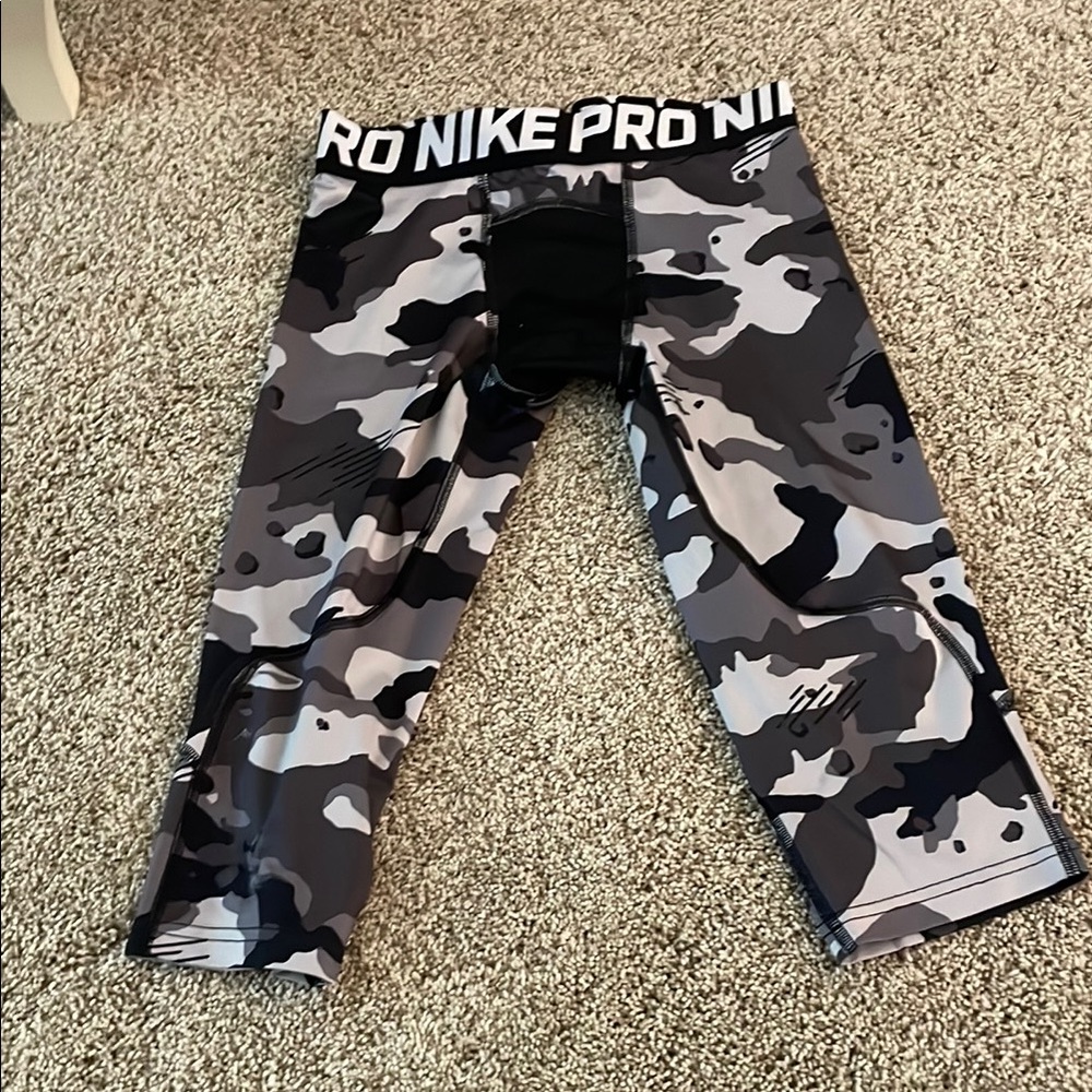 Nike Black and Gray Camo Leggings with Compression Fit